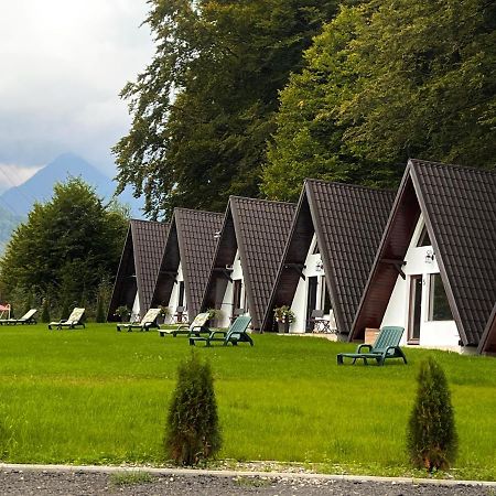 Casutele De Sub Padure Hotel Avrig Exterior photo